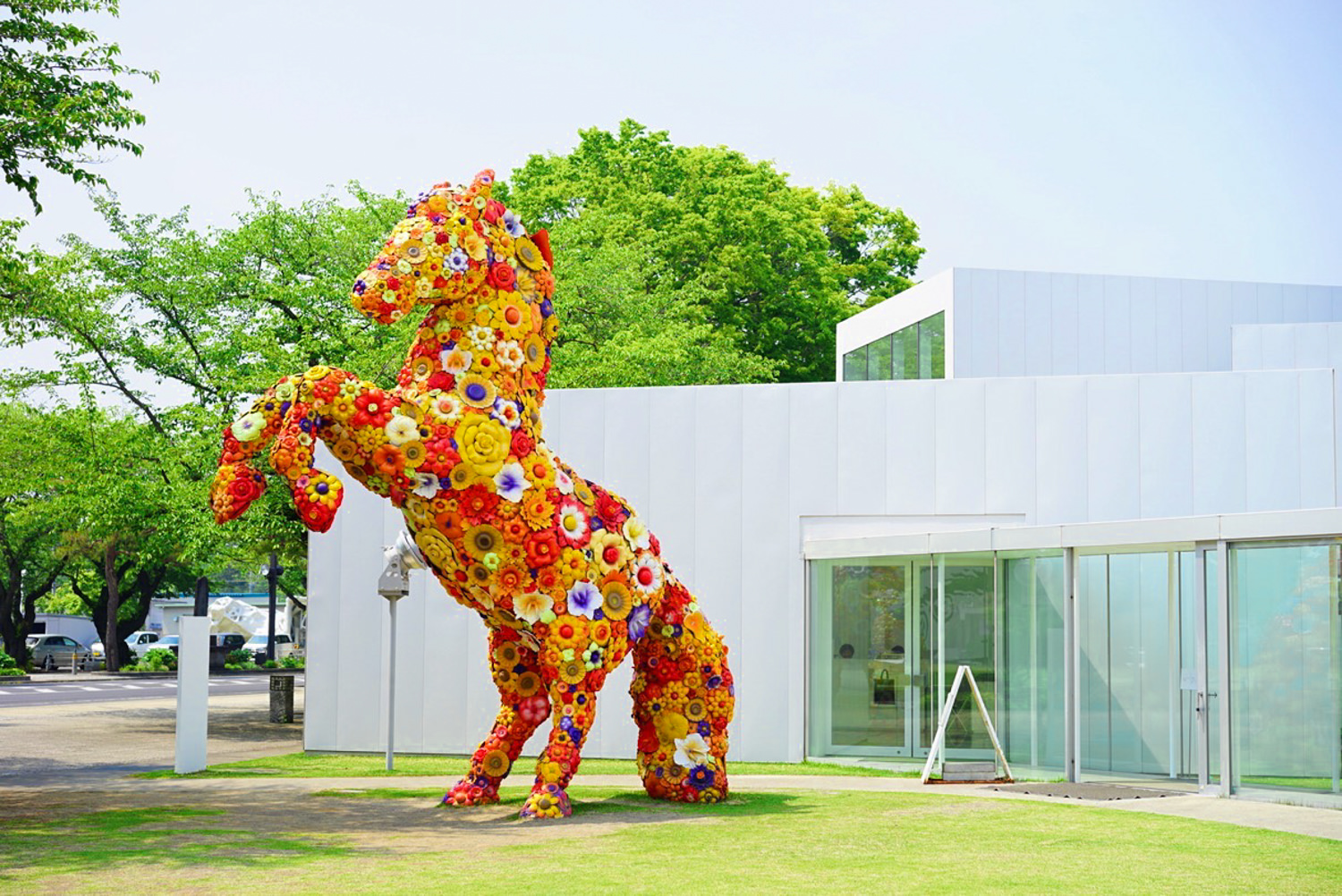 青森県十和田市の十和田市現代美術館